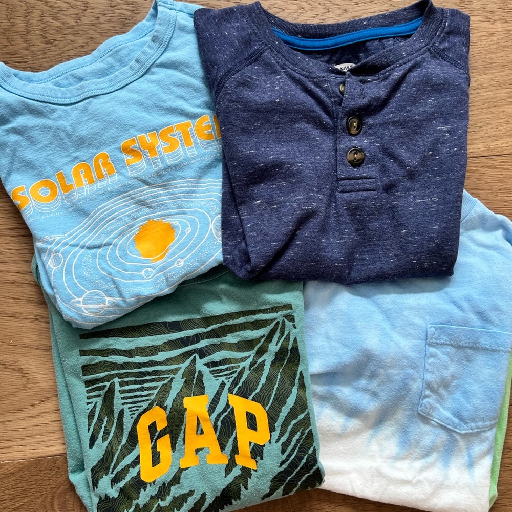 Lot of 4 tees all short sleeve size Small boys